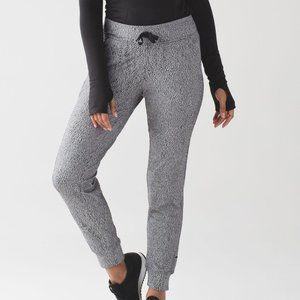 Lululemon Ready to Rulu Jogger Pants (EUC* (Size 8)